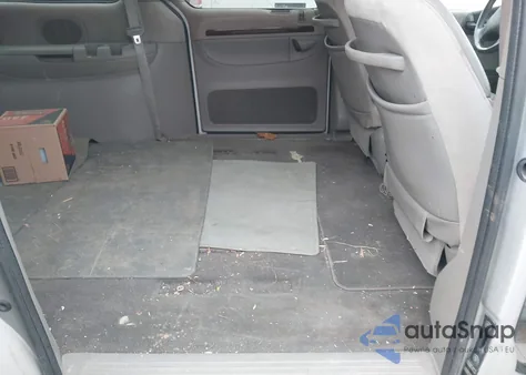 2000 Chrysler Town & Country Limited from USA, damaged, VIN 1C4GP64LXYB550923